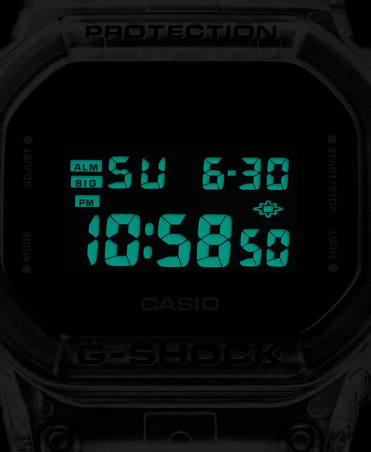 Casio DW-5600SKE-7JR close up night mode
