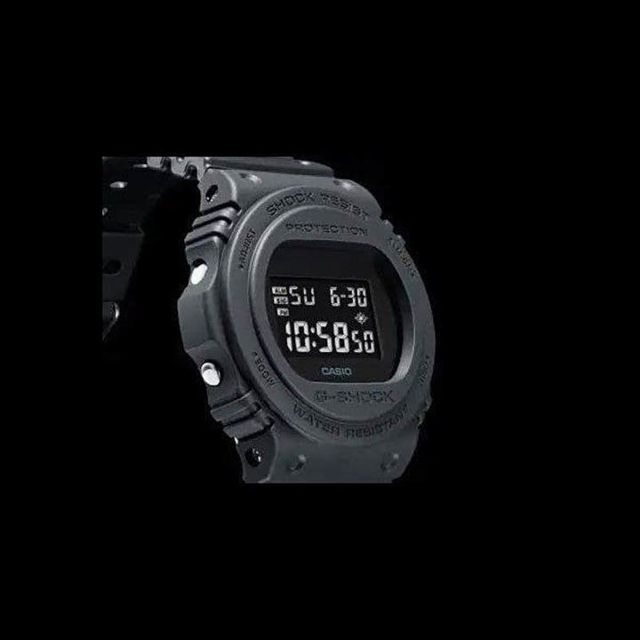 Casio G-Shock DW-5750E-1BDR: The Revival Edition - View 4